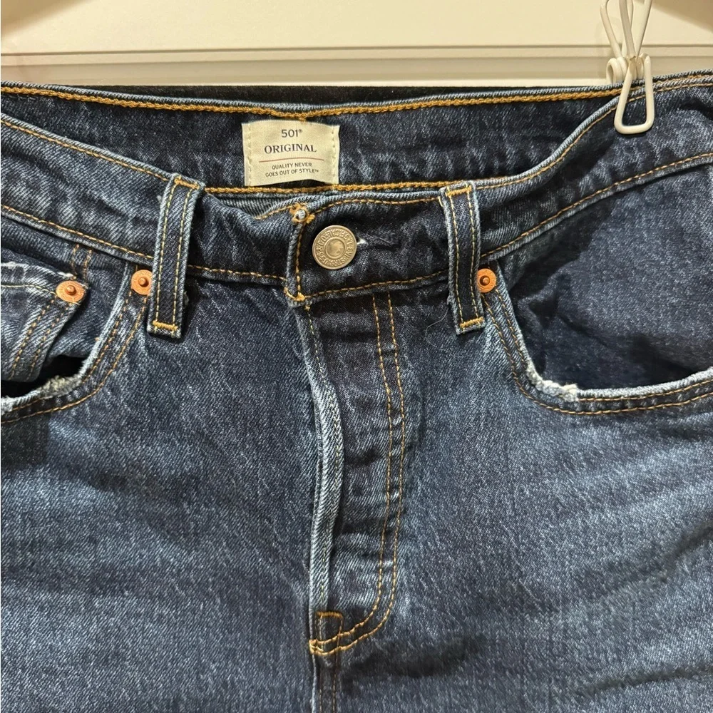 Levi’s 501 Classic Men’s Blue Denim Jeans